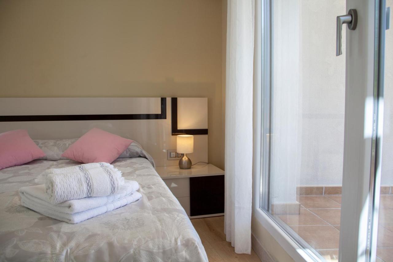 Burgo Nuevo Atico De Lujo En Pleno Centro Con Terraza Y Vistas - Leonapartamentos Eksteriør billede